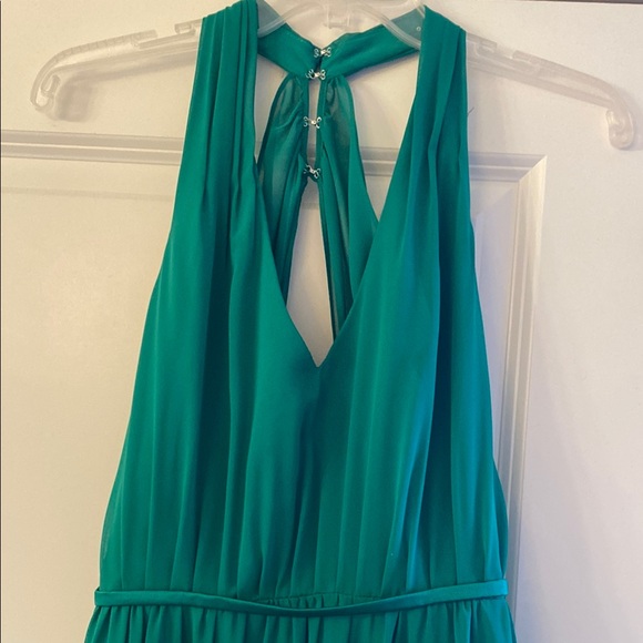 Emerald Green Sleeveless Halter formal bridesmaid wedding dress size 6 - Picture 3 of 6
